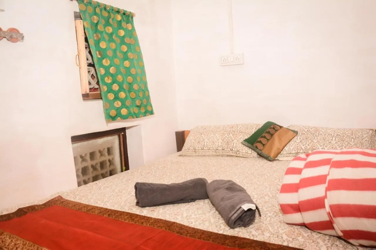 בית הארחה מלון ורנאסי Narayana Haveli הודו