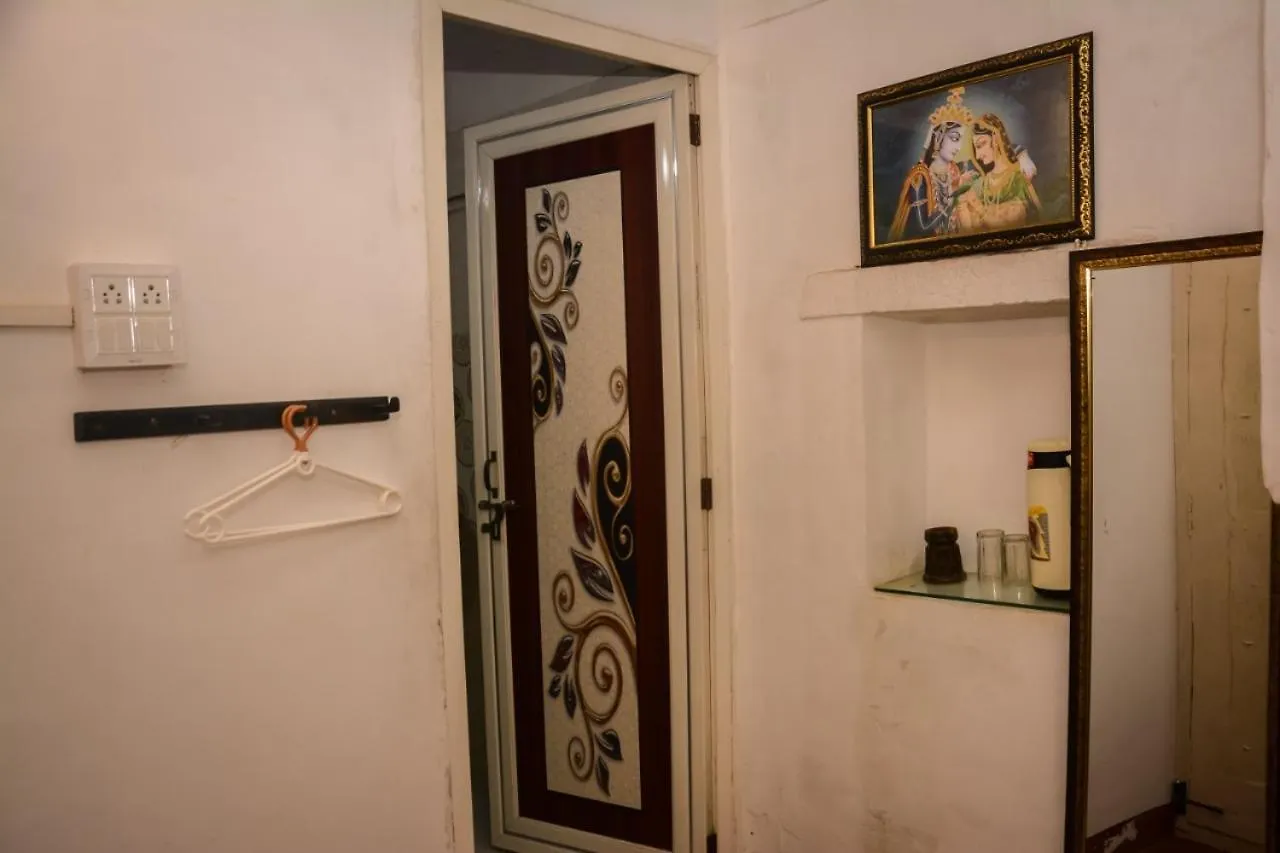 מלון ורנאסי Narayana Haveli 0*,